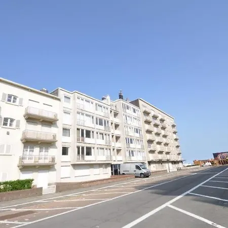 Appartment 2 Bedrooms For 6 Persons In Knokke Free Parking *